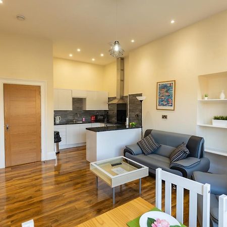 New 2 Bed Apartment With Stunning Views Of Arthur Seat Mountain Edimburgo Exterior foto